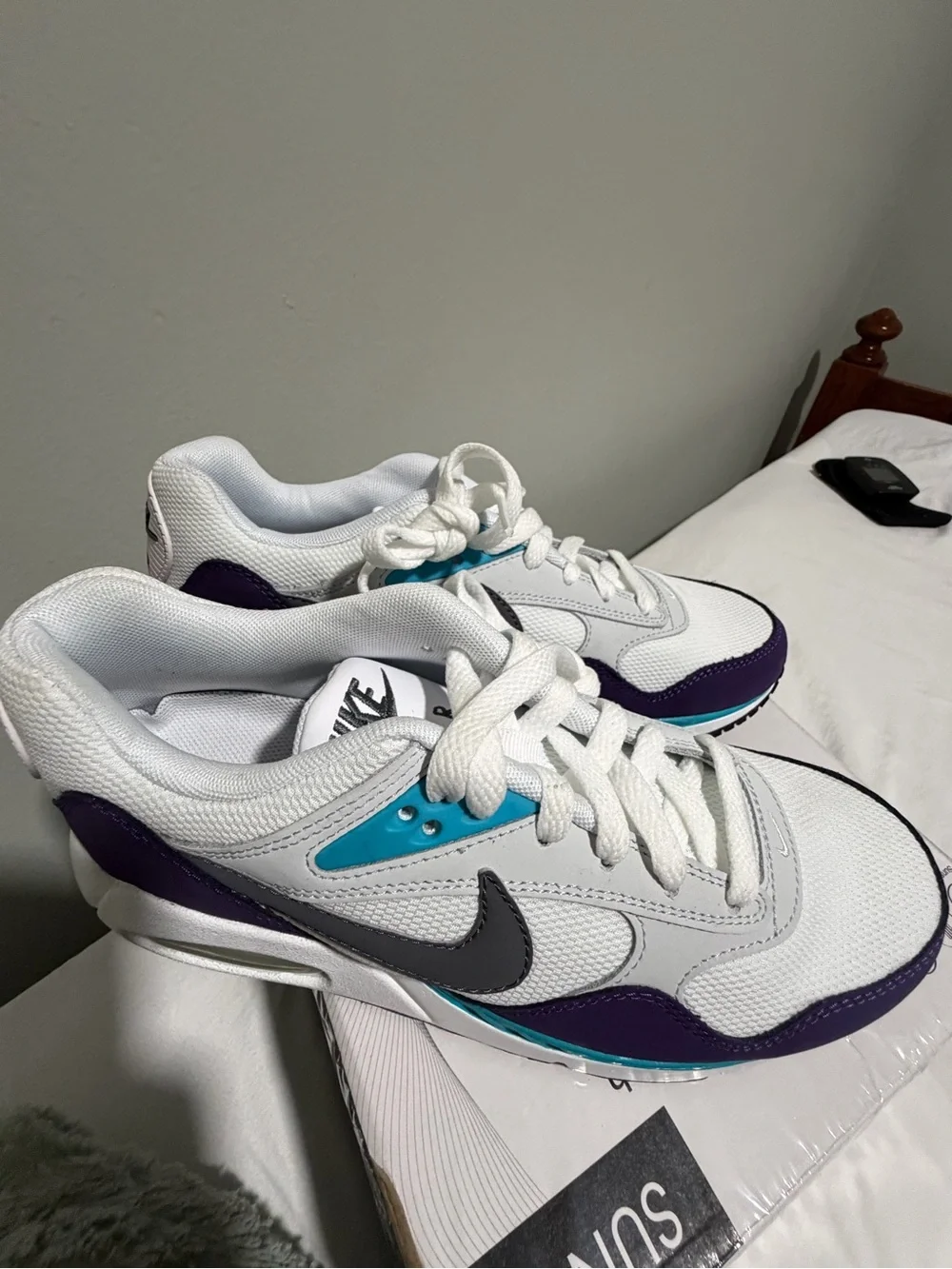 Nike Air Max Correlate White Purple Black Turquoise 511417-153 women size 8.5